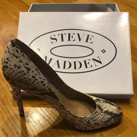 Steven Madden snake skin heels - Picture 6 of 6
